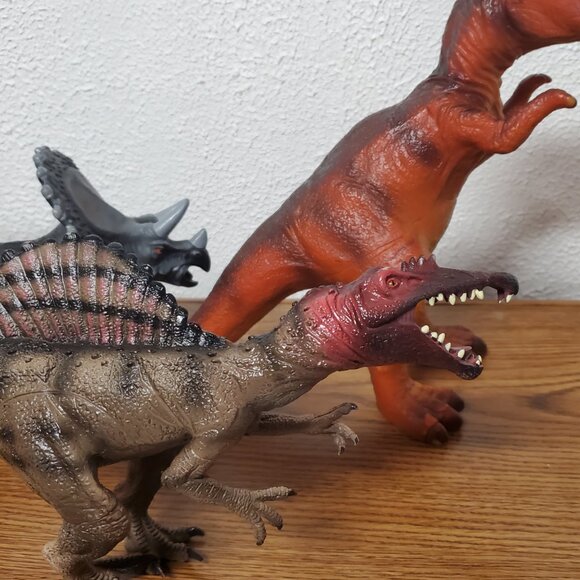 Toy Figures - Dinosaurs - Lot of 4 - Sizes 8", 12", 14" and 15" - Picture 8 of 10